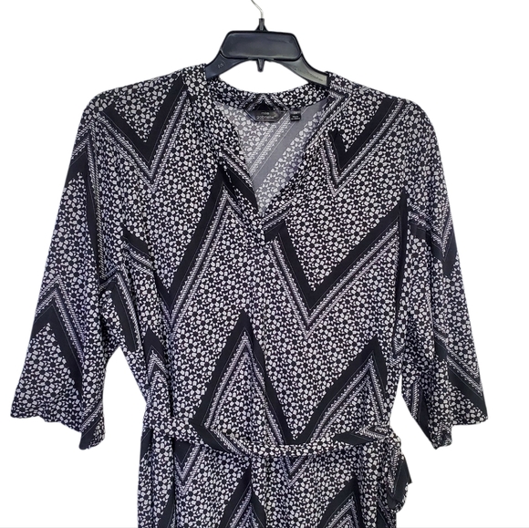 Mlle Gabrielle Women's Black and White Chevron Dress Size 2X - Picture 4 of 11